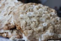 Soft-Baked Glazed Apple Oatmeal Cookies