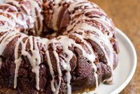 Cozy Autumn Apple Spice Monkey Bread