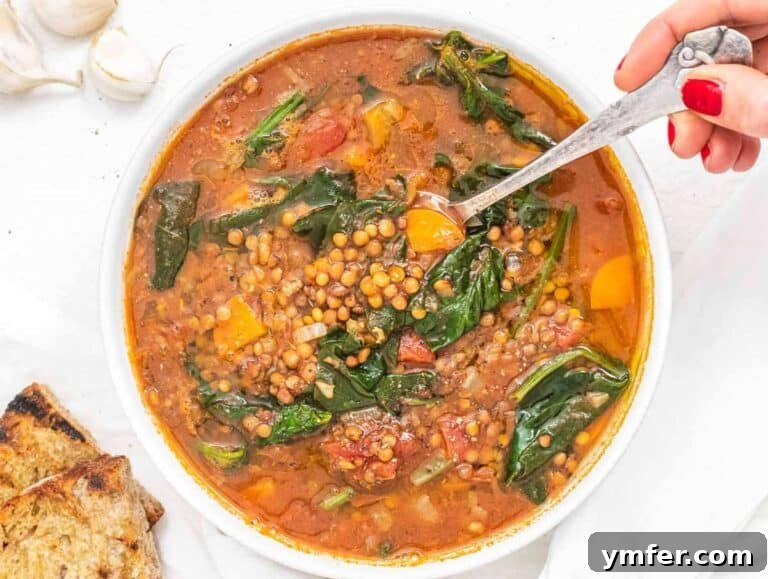 Step 4 Serving spinach lentil soup with lemon juice and crusty bread.