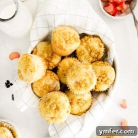 Streusel Topped Rhubarb Muffins