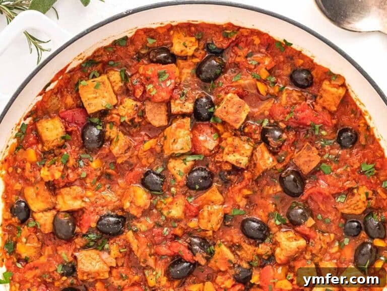 Tofu cacciatore in a skillet