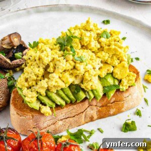 Tofu scramble on bread with vegetables