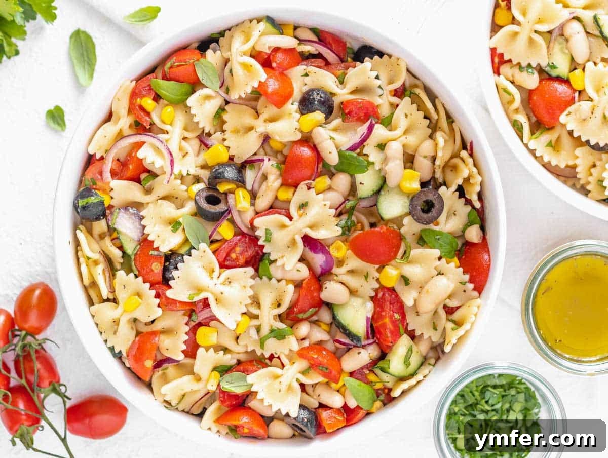 30 Quick & Wholesome Vegan Lunch Recipes 3 Vegan pasta salad with beans and cherry tomatoes