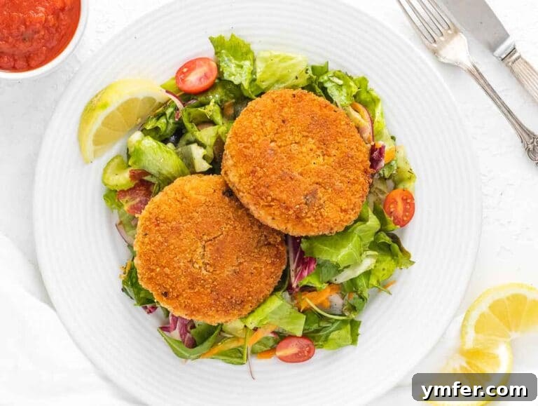 Arancini 20 risotto cakes on side salad served with marinara sauce
