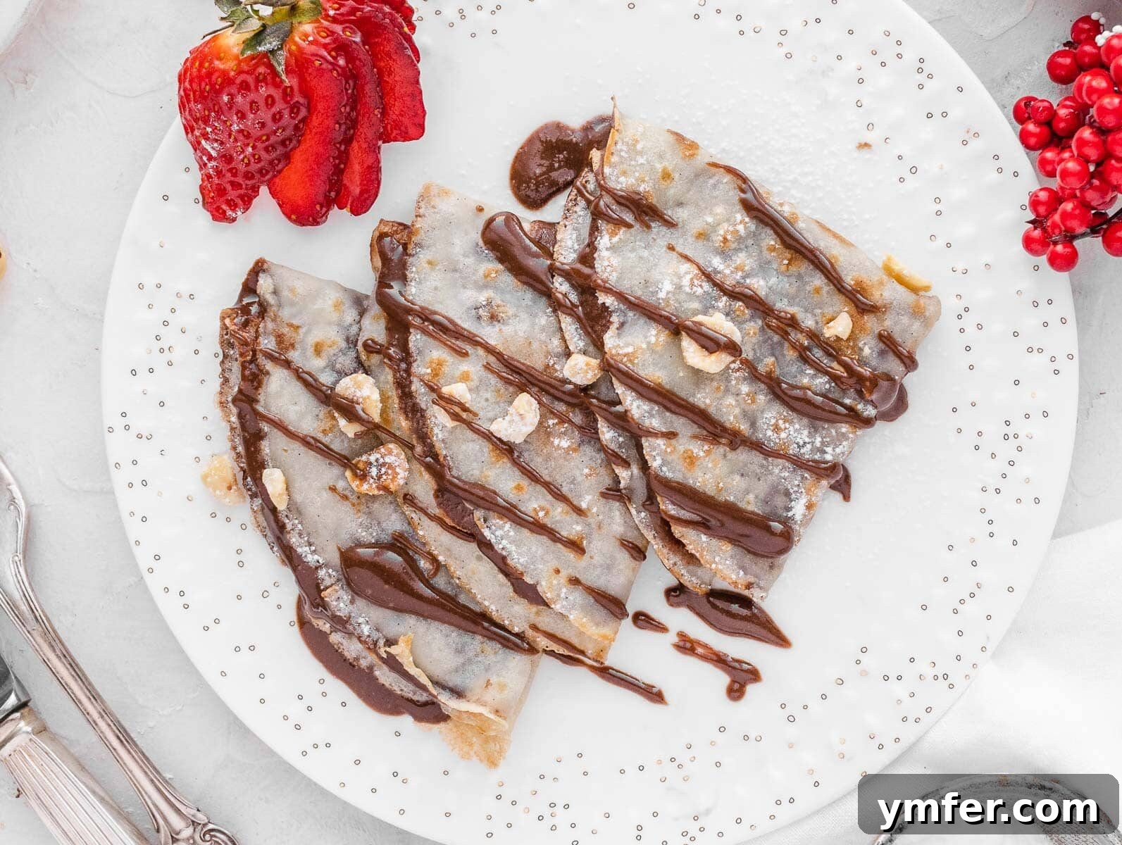 Egg-Free Delights 16 Delicate vegan crepes with homemade Nutella and fresh strawberries