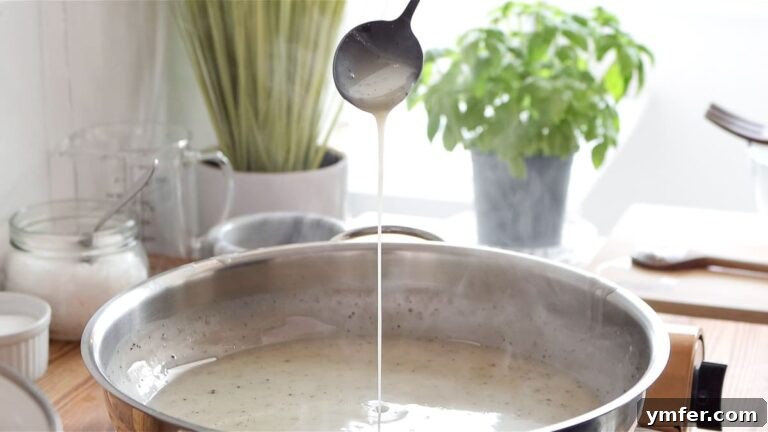 Creamy Vegan Pepper Pasta 21 Creamy vegan pasta sauce mixed with freshly ground black pepper.