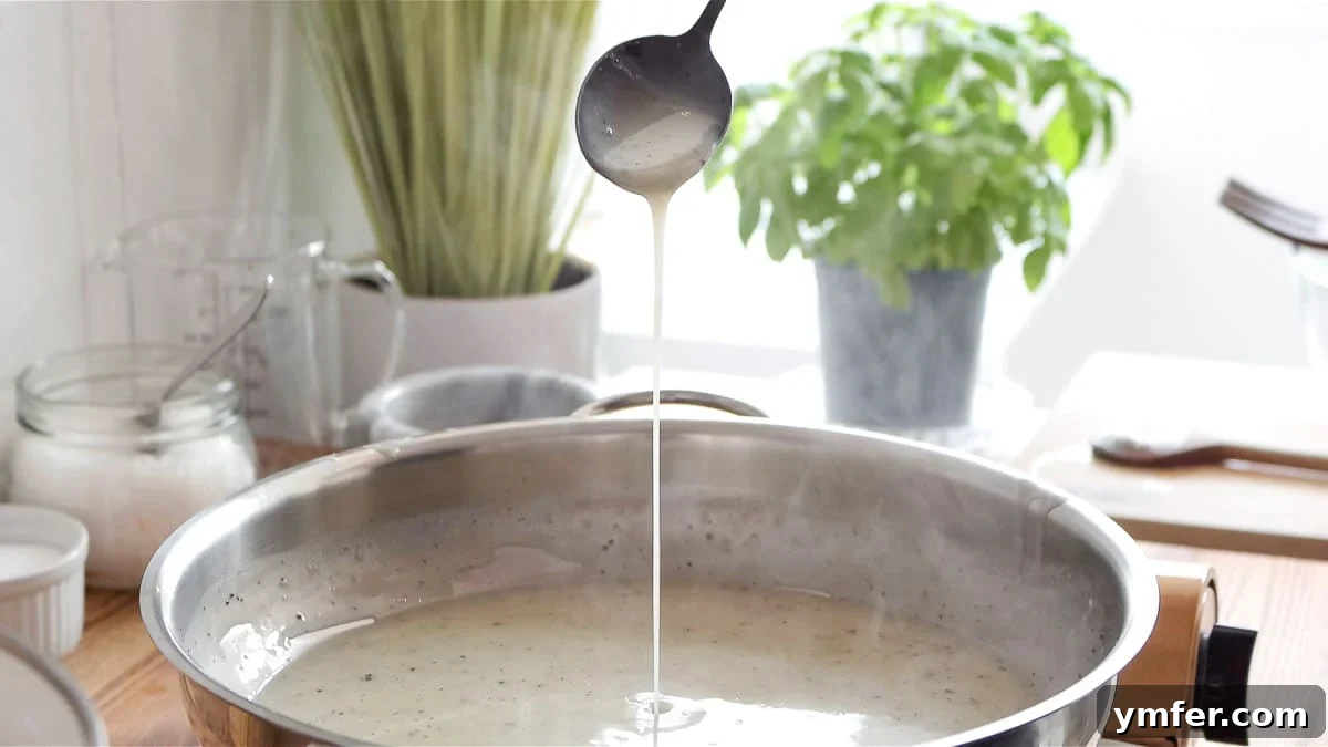 Creamy Vegan Pepper Pasta 10 Creamy vegan cacio e pepe sauce with freshly crushed black pepper, ready for pasta.