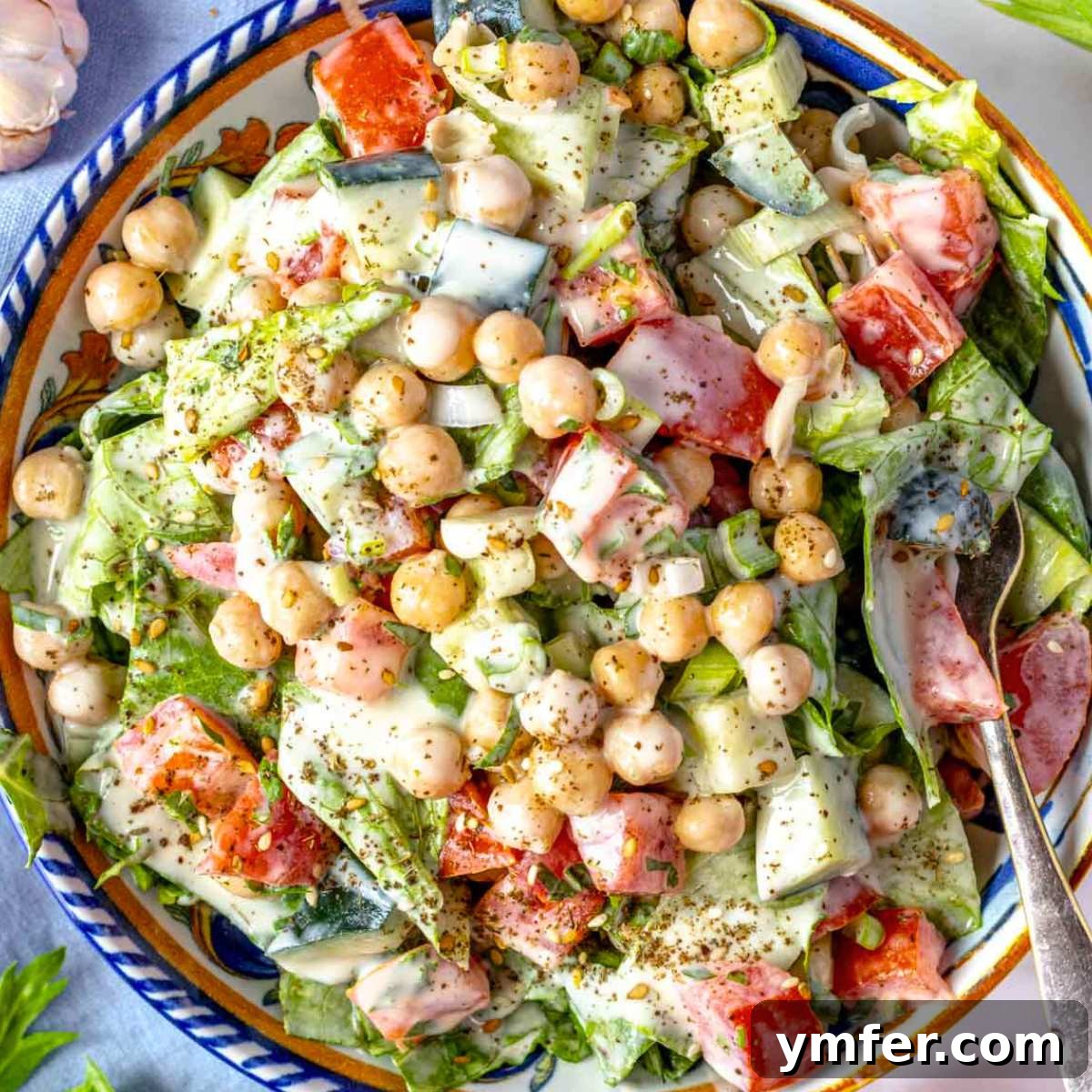 Tahini salad recipe with chickpeas.