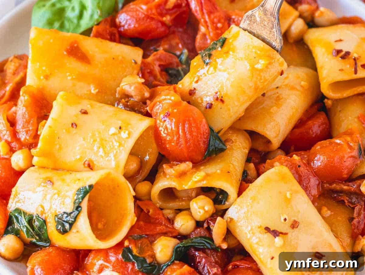 Paccheri: Italy's Grand Tubes 5 paccheri pasta close up